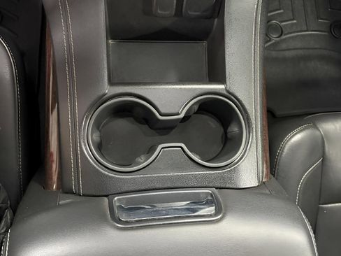 Used 2016 GMC Yukon SLT w/ Open Road Package image 18