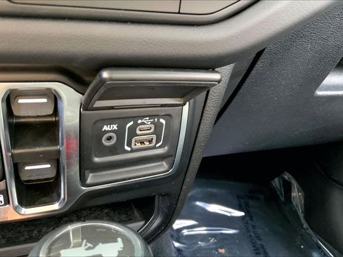 Certified 2024 Jeep Wrangler Unlimited Sahara AWD/4WD image 28