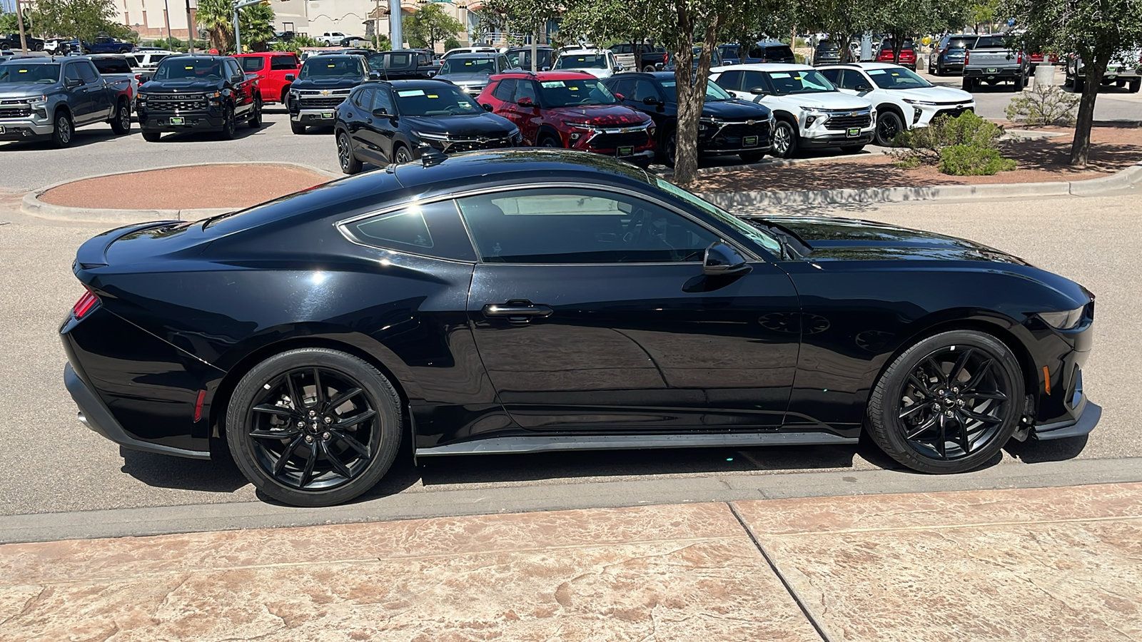 Used 2024 Ford Mustang Coupe RWD image 9