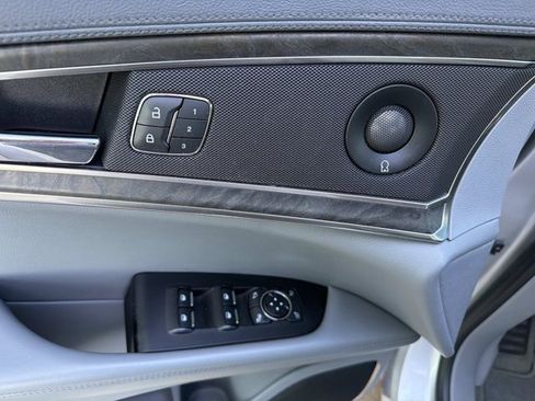 Certified 2019 Lincoln Nautilus Reserve FWD image 9