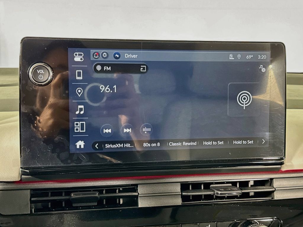 Used 2025 Honda Prologue Touring image 36