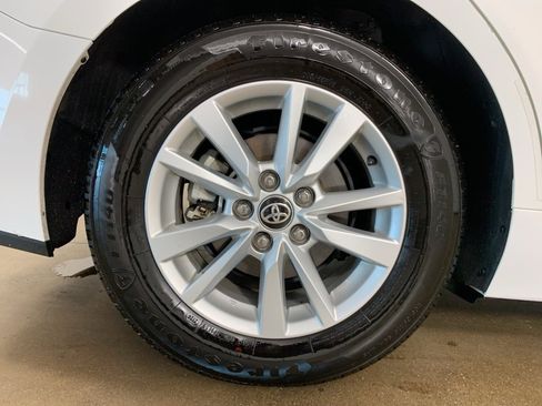 Used 2025 Toyota Camry LE image 39