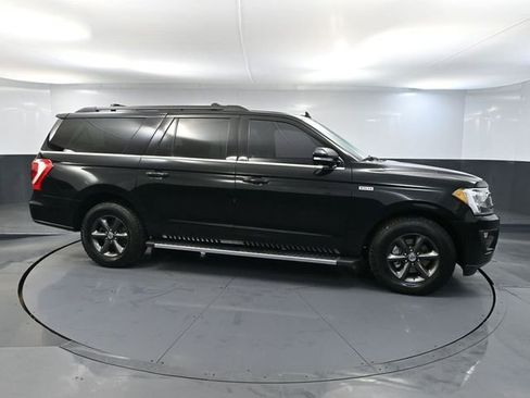 Used 2018 Ford Expedition Max XLT w/ Equipment Group 202A image 3