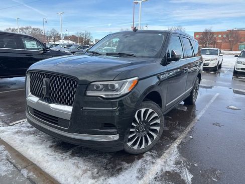 Used 2022 Lincoln Navigator Black Label image 4