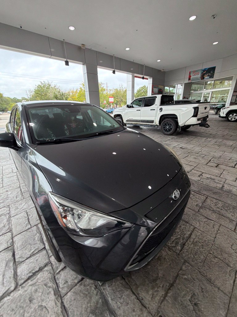 Used 2019 Toyota Yaris LE FWD image 1