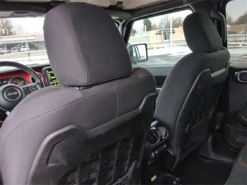 Used 2018 Jeep Wrangler Unlimited Rubicon image 18