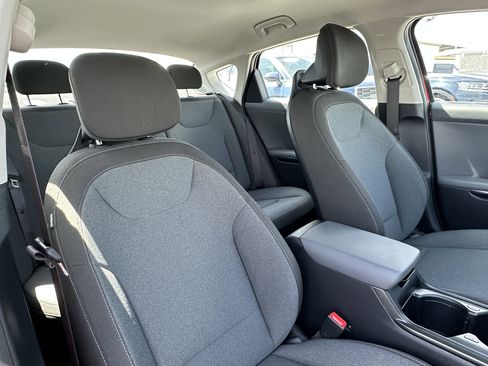 Used 2025 Kia K4 LXS image 17