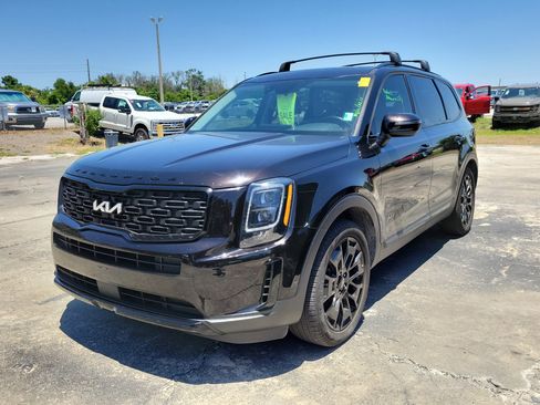 Used 2022 Kia Telluride EX w/ EX Premium Package AWD/4WD image 3
