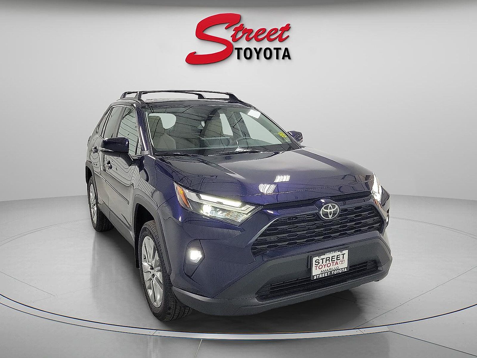 Used 2025 Toyota RAV4 XLE Premium w/ Weather Package FWD image 4