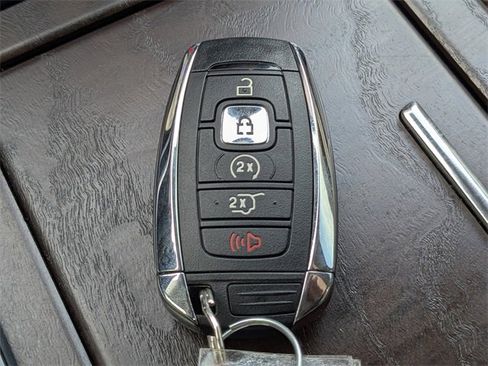 Used 2018 Lincoln Navigator Select image 37