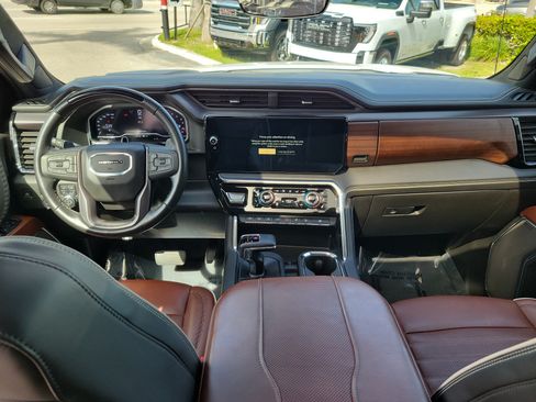 Used 2024 GMC Sierra 1500 Denali Ultimate AWD/4WD image 18