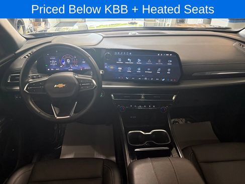Used 2024 Chevrolet Traverse LT AWD/4WD image 17