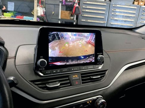 Used 2019 Nissan Altima 2.5 SR w/ SR Premium Package image 29