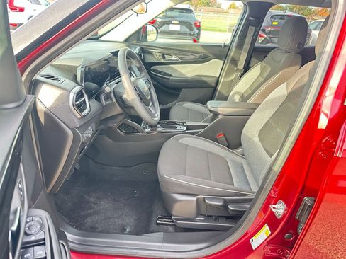 Used 2025 Chevrolet TrailBlazer LT image 27