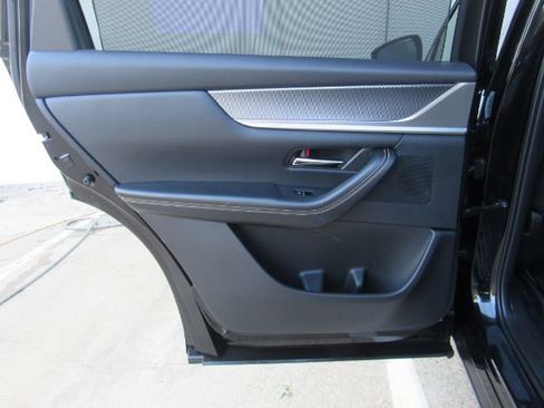 Used 2024 MAZDA CX-90 3.3 Turbo w/ Preferred Package image 16