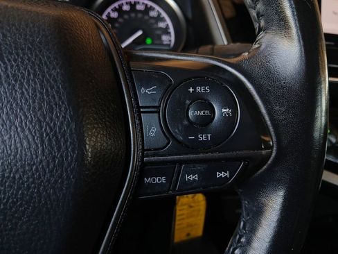 Used 2022 Toyota Camry SE FWD image 17