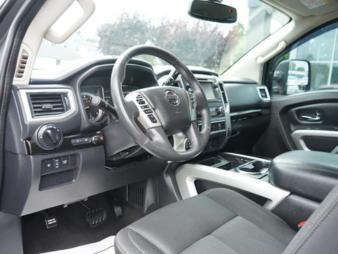 Used 2017 Nissan Titan SV AWD/4WD image 15