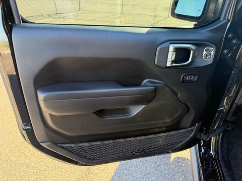 Used 2024 Jeep Wrangler Willys image 15