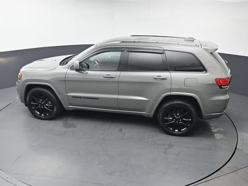 Used 2021 Jeep Grand Cherokee Laredo X AWD/4WD image 36