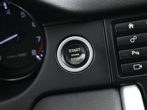 Used 2016 Land Rover Discovery Sport SE image 34