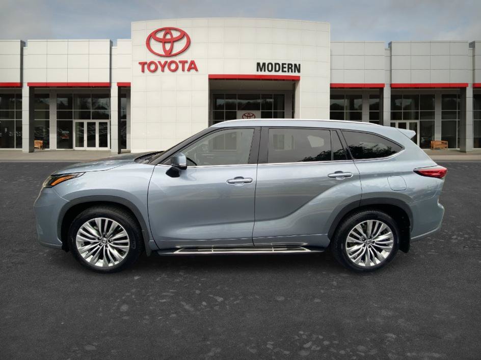 Certified 2021 Toyota Highlander Platinum AWD/4WD image 30