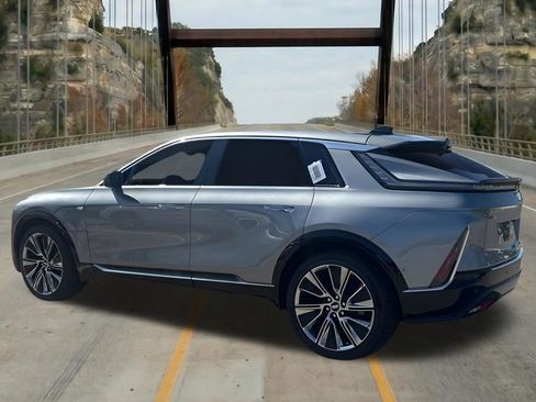 New 2026 Cadillac Lyriq Signature Luxury w/ Nappa Leather Package AWD/4WD image 6