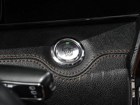 Used 2020 Lincoln Navigator Reserve w/ Luxury Package RWD image 18