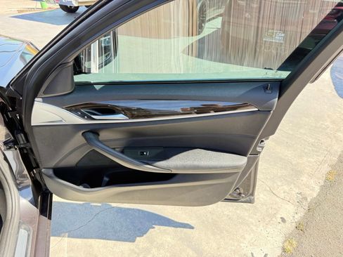 Used 2019 BMW 530e w/ Convenience Package image 16