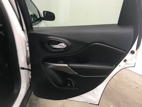 Used 2021 Jeep Cherokee Latitude Lux image 31