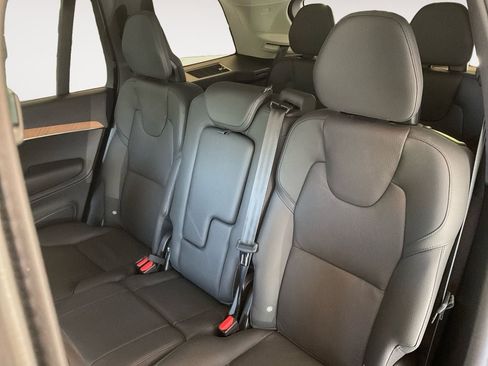 Used 2023 Volvo XC90 B6 Plus w/ Protection Package AWD/4WD image 13