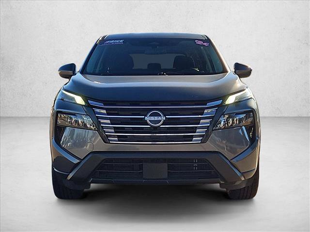 Used 2024 Nissan Rogue SV AWD/4WD image 2