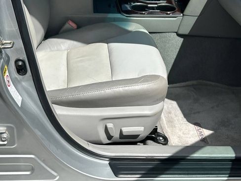 Used 2014 Toyota Camry XLE w/ Leather Package FWD image 37