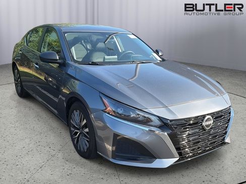 Used 2024 Nissan Altima 2.5 SV FWD image 6