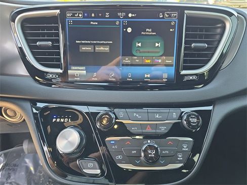 New 2026 Chrysler Voyager LX image 18