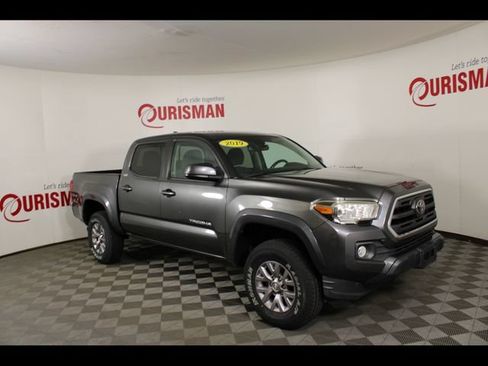 Used 2019 Toyota Tacoma SR5 AWD/4WD image 10