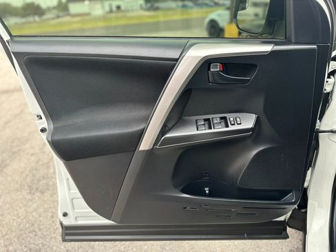 Used 2016 Toyota RAV4 LE w/ Preferred Accessory Package FWD image 20