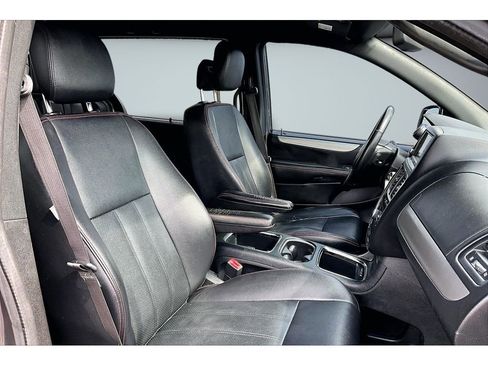 Used 2018 Dodge Grand Caravan GT FWD image 10