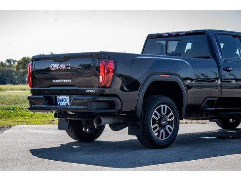 Used 2022 GMC Sierra 2500 AT4 w/ AT4 Premium Plus Package image 18