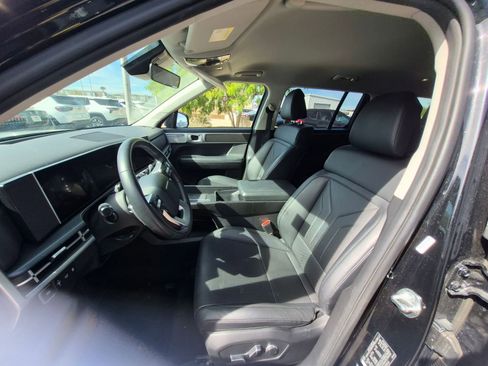 Used 2025 Hyundai Santa Fe SEL image 12