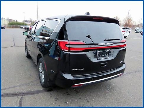 New 2026 Chrysler Pacifica Select image 5