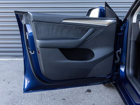 Used 2023 Tesla Model Y Performance image 15