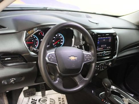 Used 2021 Chevrolet Traverse LS FWD image 14