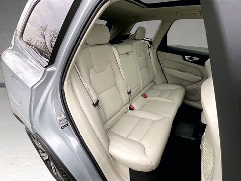 Certified 2024 Volvo XC60 T8 Plus w/ Protection Package Premier image 25