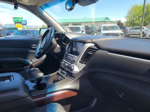 Used 2017 GMC Yukon SLT AWD/4WD image 21