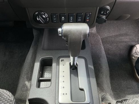 Used 2018 Nissan Frontier PRO-4X AWD/4WD image 19