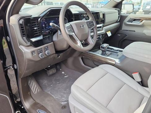 New 2025 Chevrolet Silverado 1500 LT Trail Boss w/ Dark Appearance Package image 10