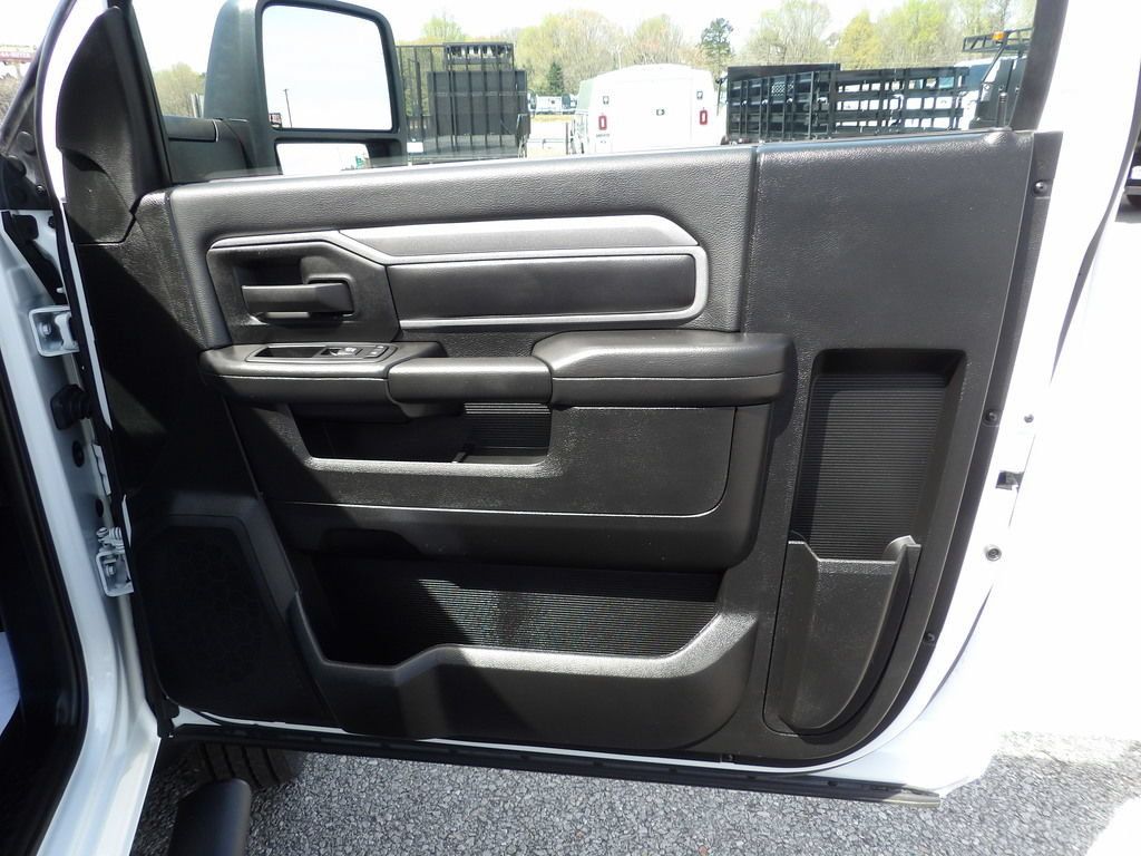 Used 2024 RAM 4500 Tradesman RWD image 40