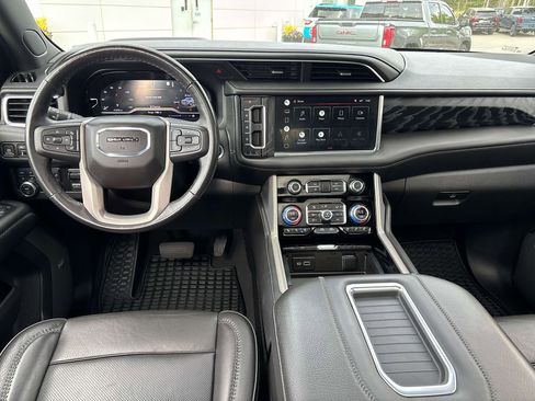 Used 2022 GMC Yukon Denali w/ Max Trailering Package AWD/4WD image 9