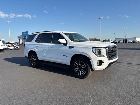 Used 2024 GMC Yukon AT4 w/ Technology Package AWD/4WD image 3