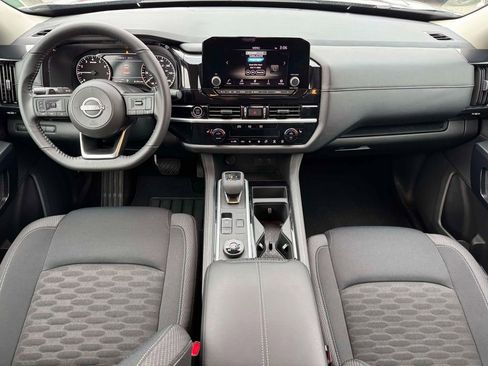 Certified 2024 Nissan Pathfinder SV image 13